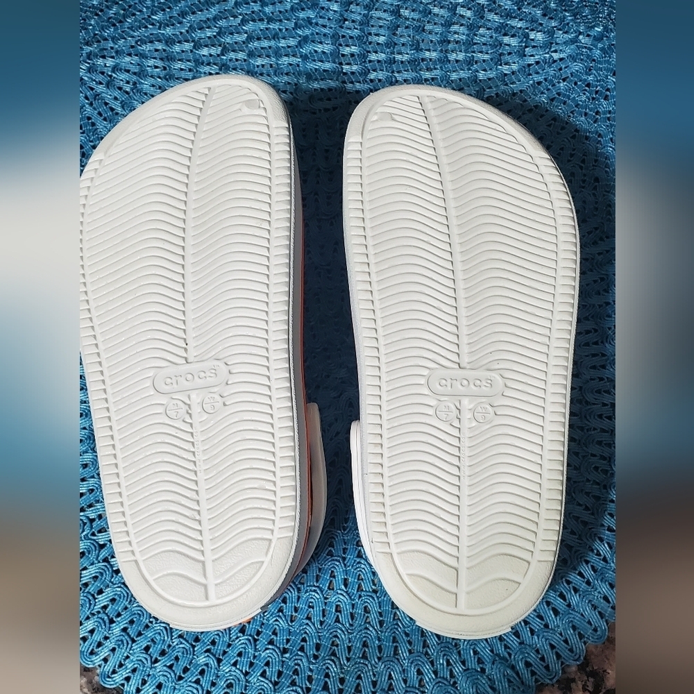 Mickey Mouse Disneyland Crocs. In Great Condition Unisex Sz 9W Or 7M - Picture 4 of 8